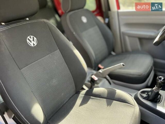 Червоний Фольксваген Кадді, об'ємом двигуна 1.39 л та пробігом 204 тис. км за 4800 $, фото 16 на Automoto.ua