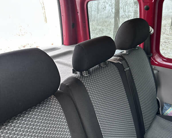 Красный Фольксваген Кадди, объемом двигателя 1.4 л и пробегом 116 тыс. км за 7400 $, фото 18 на Automoto.ua