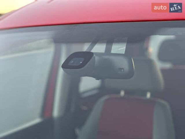 Красный Фольксваген Кадди, объемом двигателя 1.6 л и пробегом 210 тыс. км за 8999 $, фото 7 на Automoto.ua