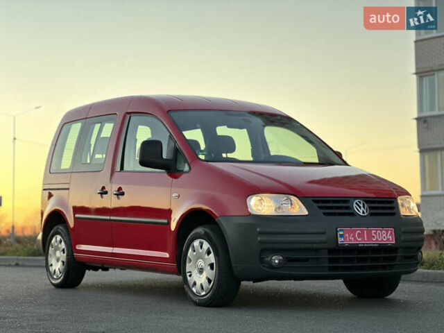 Красный Фольксваген Кадди, объемом двигателя 1.6 л и пробегом 210 тыс. км за 8999 $, фото 25 на Automoto.ua
