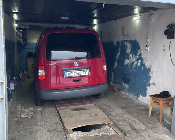 Красный Фольксваген Кадди, объемом двигателя 1.4 л и пробегом 116 тыс. км за 7400 $, фото 47 на Automoto.ua