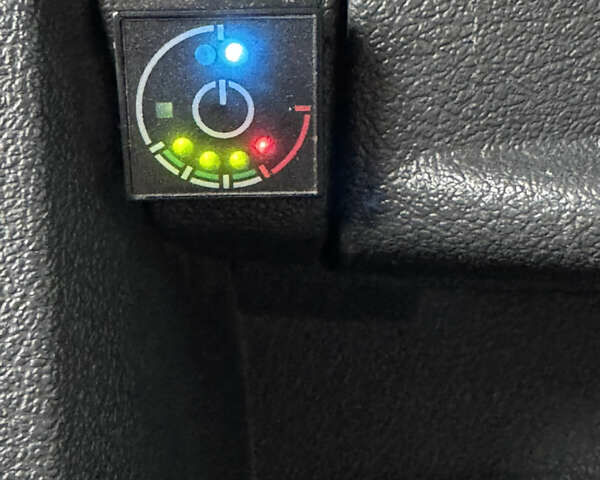 Красный Фольксваген Кадди, объемом двигателя 1.6 л и пробегом 218 тыс. км за 7200 $, фото 16 на Automoto.ua