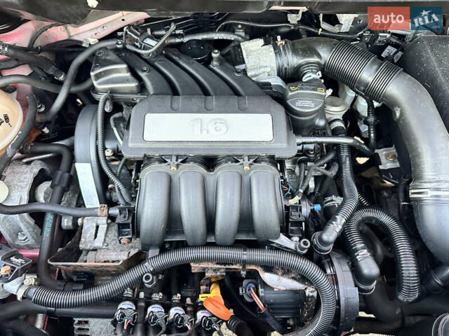 Красный Фольксваген Кадди, объемом двигателя 1.6 л и пробегом 210 тыс. км за 8999 $, фото 41 на Automoto.ua