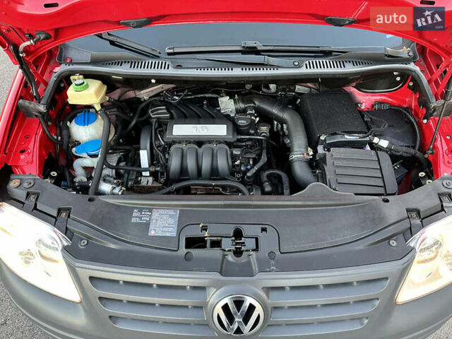 Красный Фольксваген Кадди, объемом двигателя 1.6 л и пробегом 210 тыс. км за 8999 $, фото 42 на Automoto.ua