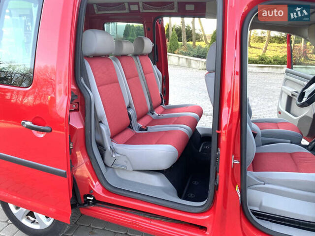 Красный Фольксваген Кадди, объемом двигателя 1.6 л и пробегом 220 тыс. км за 6399 $, фото 21 на Automoto.ua