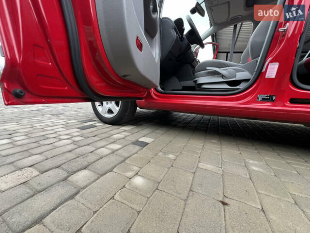 Красный Фольксваген Кадди, объемом двигателя 1.4 л и пробегом 195 тыс. км за 7300 $, фото 18 на Automoto.ua