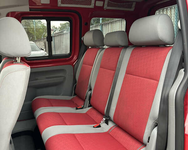 Красный Фольксваген Кадди, объемом двигателя 1.98 л и пробегом 224 тыс. км за 6900 $, фото 6 на Automoto.ua