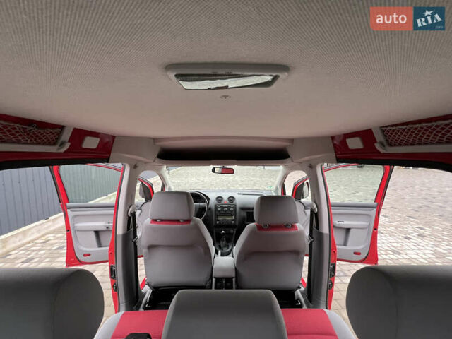 Красный Фольксваген Кадди, объемом двигателя 1.4 л и пробегом 195 тыс. км за 7300 $, фото 15 на Automoto.ua