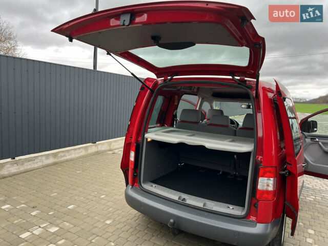 Красный Фольксваген Кадди, объемом двигателя 1.4 л и пробегом 195 тыс. км за 7300 $, фото 16 на Automoto.ua