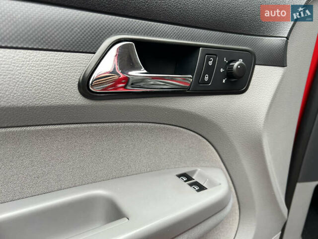 Красный Фольксваген Кадди, объемом двигателя 1.4 л и пробегом 195 тыс. км за 7300 $, фото 22 на Automoto.ua