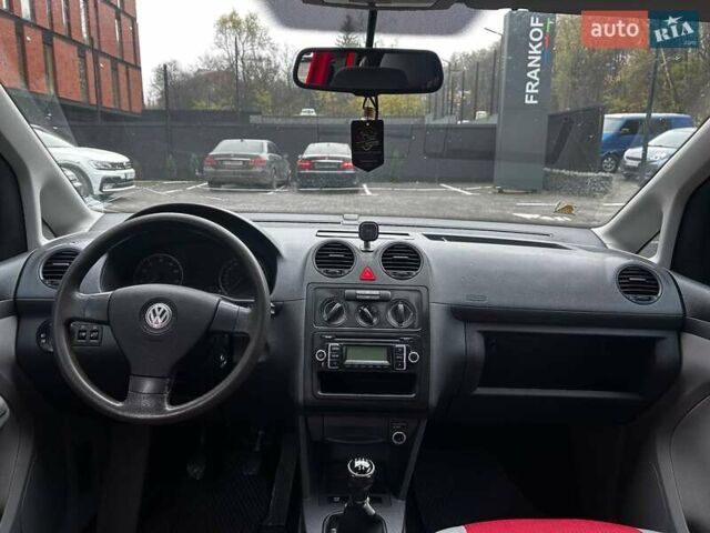 Красный Фольксваген Кадди, объемом двигателя 1.98 л и пробегом 224 тыс. км за 7000 $, фото 16 на Automoto.ua