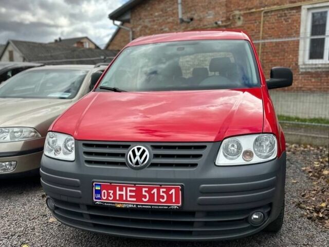 Красный Фольксваген Кадди, объемом двигателя 1.4 л и пробегом 282 тыс. км за 6950 $, фото 1 на Automoto.ua