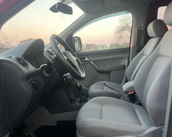 Красный Фольксваген Кадди, объемом двигателя 1.39 л и пробегом 176 тыс. км за 6700 $, фото 21 на Automoto.ua