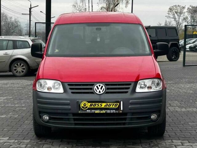 Красный Фольксваген Кадди, объемом двигателя 2 л и пробегом 224 тыс. км за 7000 $, фото 1 на Automoto.ua