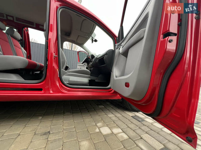 Красный Фольксваген Кадди, объемом двигателя 1.4 л и пробегом 195 тыс. км за 7300 $, фото 12 на Automoto.ua