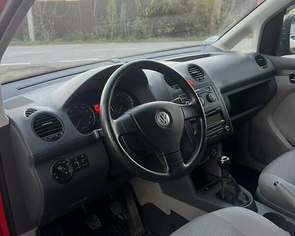 Красный Фольксваген Кадди, объемом двигателя 1.39 л и пробегом 176 тыс. км за 6700 $, фото 12 на Automoto.ua