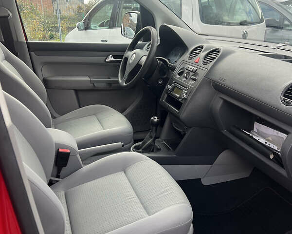 Червоний Фольксваген Кадді, об'ємом двигуна 1.4 л та пробігом 282 тис. км за 6950 $, фото 8 на Automoto.ua