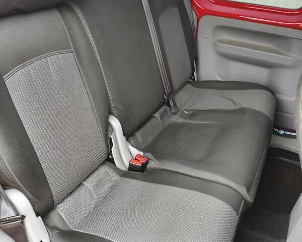 Червоний Фольксваген Кадді, об'ємом двигуна 2 л та пробігом 188 тис. км за 9300 $, фото 19 на Automoto.ua