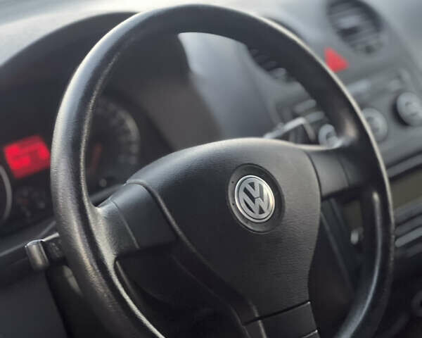 Красный Фольксваген Кадди, объемом двигателя 1.39 л и пробегом 176 тыс. км за 6700 $, фото 11 на Automoto.ua