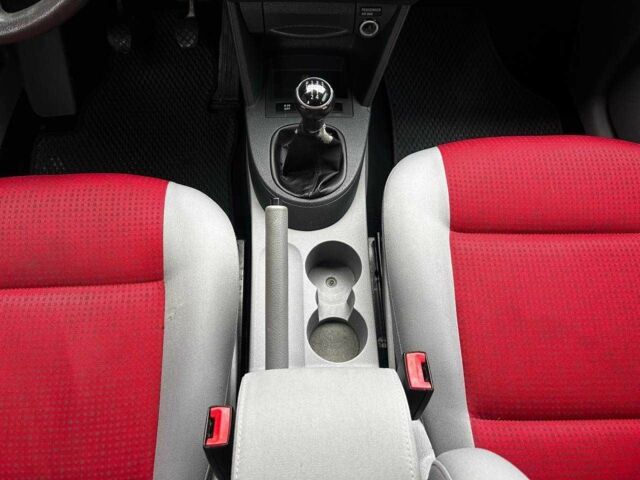 Красный Фольксваген Кадди, объемом двигателя 2 л и пробегом 224 тыс. км за 7000 $, фото 12 на Automoto.ua