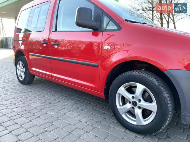 Красный Фольксваген Кадди, объемом двигателя 1.6 л и пробегом 220 тыс. км за 6399 $, фото 7 на Automoto.ua