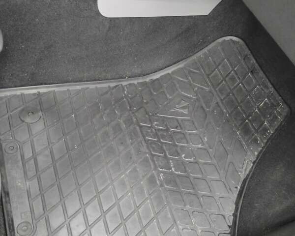 Червоний Фольксваген Кадді, об'ємом двигуна 2 л та пробігом 188 тис. км за 9300 $, фото 24 на Automoto.ua