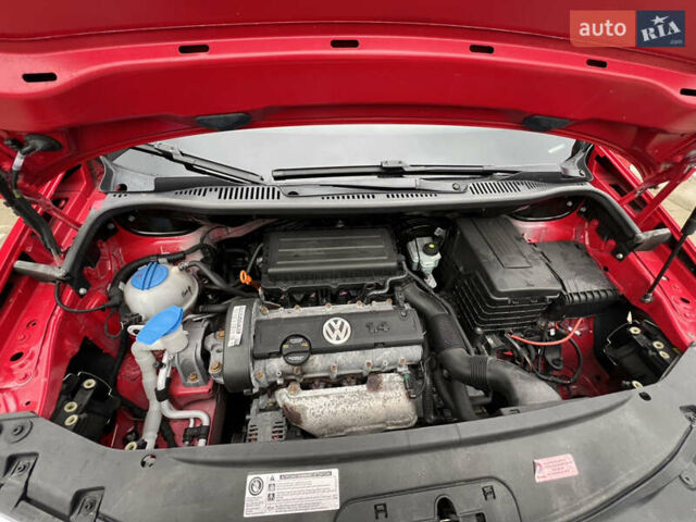 Красный Фольксваген Кадди, объемом двигателя 1.4 л и пробегом 195 тыс. км за 7300 $, фото 25 на Automoto.ua