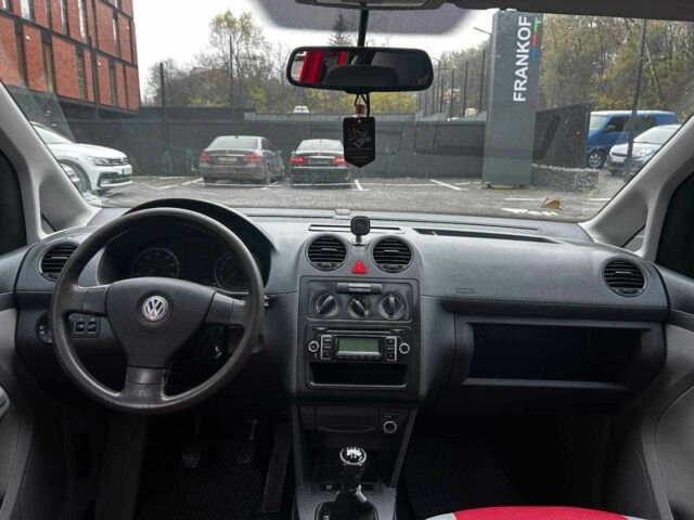 Красный Фольксваген Кадди, объемом двигателя 2 л и пробегом 224 тыс. км за 7000 $, фото 16 на Automoto.ua