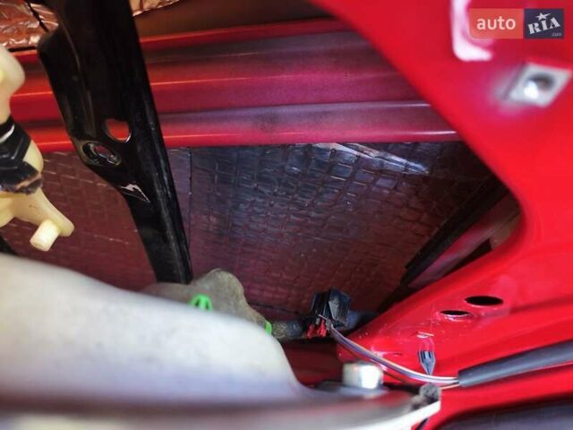 Червоний Фольксваген Кадді, об'ємом двигуна 2 л та пробігом 188 тис. км за 9300 $, фото 39 на Automoto.ua