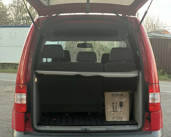 Красный Фольксваген Кадди, объемом двигателя 1.39 л и пробегом 176 тыс. км за 6700 $, фото 16 на Automoto.ua