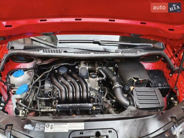 Червоний Фольксваген Кадді, об'ємом двигуна 2 л та пробігом 188 тис. км за 9300 $, фото 17 на Automoto.ua