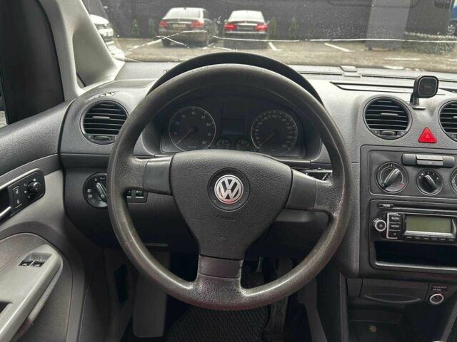 Красный Фольксваген Кадди, объемом двигателя 2 л и пробегом 224 тыс. км за 7000 $, фото 14 на Automoto.ua