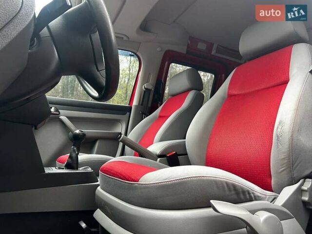 Красный Фольксваген Кадди, объемом двигателя 1.98 л и пробегом 224 тыс. км за 7000 $, фото 18 на Automoto.ua