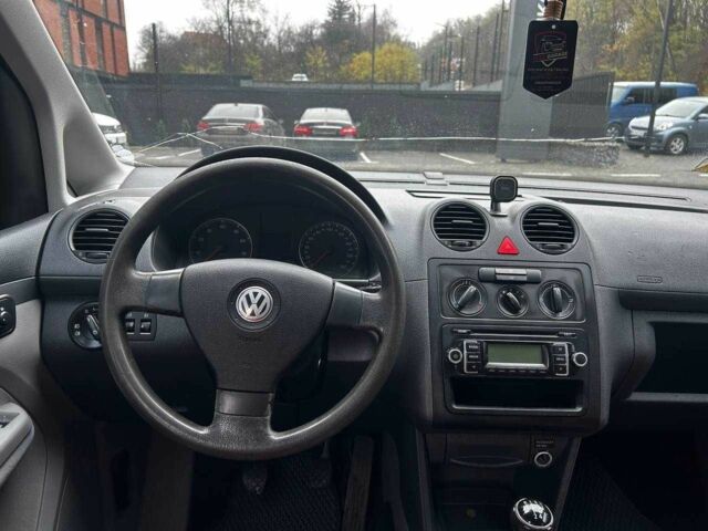 Красный Фольксваген Кадди, объемом двигателя 2 л и пробегом 224 тыс. км за 7000 $, фото 15 на Automoto.ua