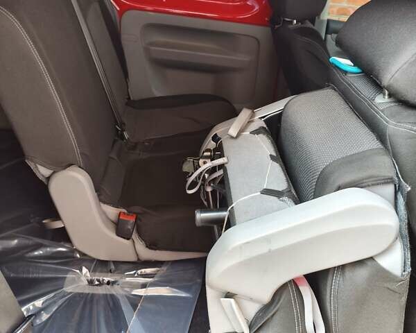 Червоний Фольксваген Кадді, об'ємом двигуна 2 л та пробігом 188 тис. км за 9300 $, фото 6 на Automoto.ua