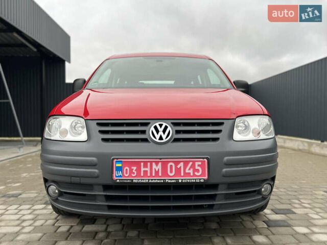 Красный Фольксваген Кадди, объемом двигателя 1.4 л и пробегом 195 тыс. км за 7300 $, фото 1 на Automoto.ua