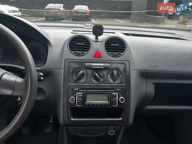 Красный Фольксваген Кадди, объемом двигателя 1.98 л и пробегом 224 тыс. км за 7000 $, фото 13 на Automoto.ua