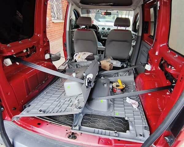 Червоний Фольксваген Кадді, об'ємом двигуна 2 л та пробігом 188 тис. км за 9300 $, фото 38 на Automoto.ua