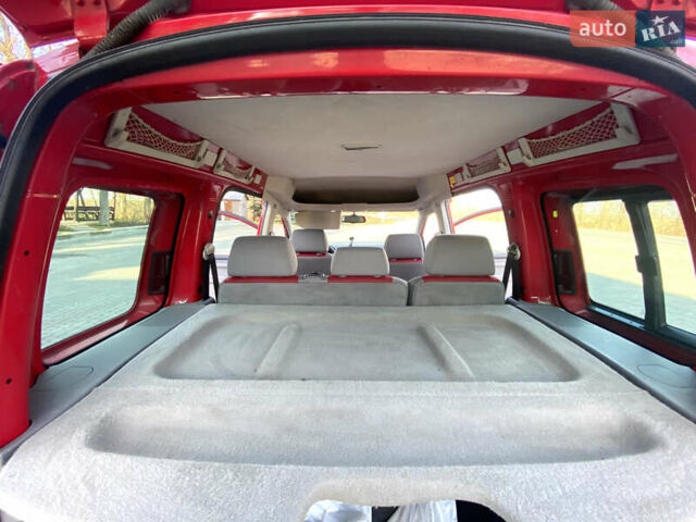 Красный Фольксваген Кадди, объемом двигателя 1.6 л и пробегом 220 тыс. км за 6399 $, фото 6 на Automoto.ua