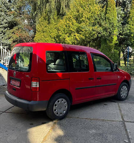 Красный Фольксваген Кадди, объемом двигателя 1.4 л и пробегом 274 тыс. км за 6800 $, фото 4 на Automoto.ua