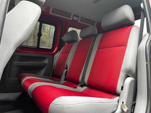 Красный Фольксваген Кадди, объемом двигателя 2 л и пробегом 224 тыс. км за 7000 $, фото 17 на Automoto.ua