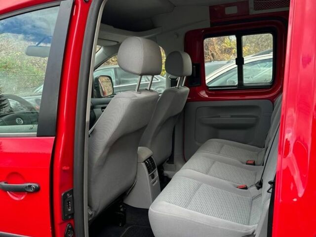 Красный Фольксваген Кадди, объемом двигателя 1.4 л и пробегом 282 тыс. км за 6950 $, фото 5 на Automoto.ua