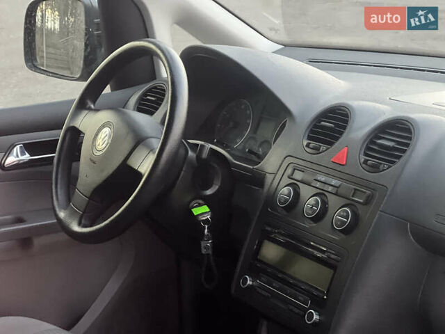 Красный Фольксваген Кадди, объемом двигателя 1.39 л и пробегом 176 тыс. км за 6700 $, фото 20 на Automoto.ua