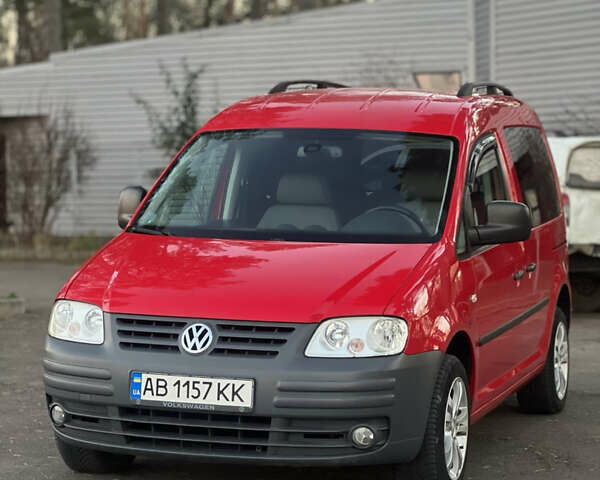 Красный Фольксваген Кадди, объемом двигателя 1.39 л и пробегом 176 тыс. км за 6700 $, фото 1 на Automoto.ua