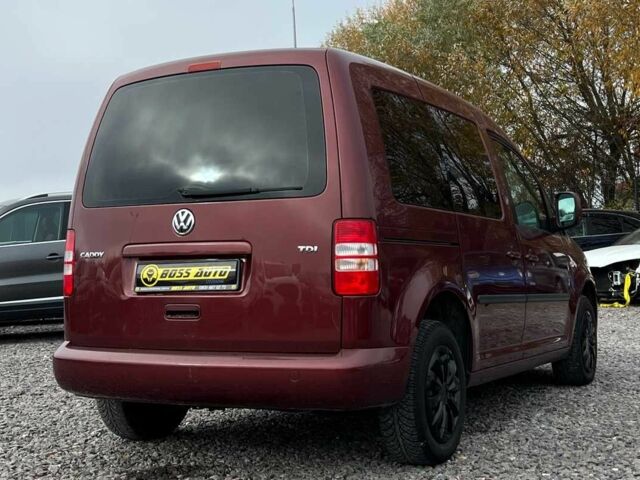 Красный Фольксваген Кадди, объемом двигателя 1.6 л и пробегом 218 тыс. км за 8900 $, фото 5 на Automoto.ua