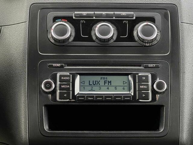 Красный Фольксваген Кадди, объемом двигателя 1.6 л и пробегом 218 тыс. км за 8900 $, фото 11 на Automoto.ua