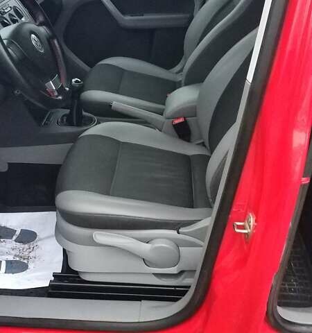 Красный Фольксваген Кадди, объемом двигателя 1.98 л и пробегом 300 тыс. км за 7899 $, фото 6 на Automoto.ua