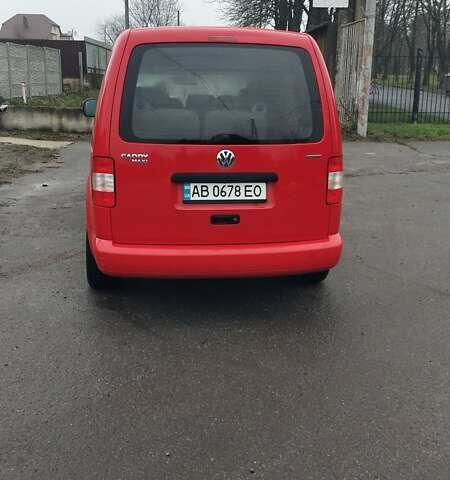 Красный Фольксваген Кадди, объемом двигателя 1.98 л и пробегом 300 тыс. км за 7899 $, фото 4 на Automoto.ua
