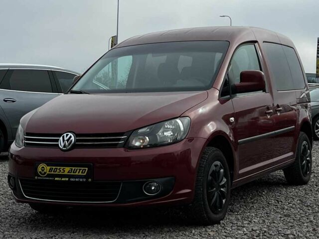 Красный Фольксваген Кадди, объемом двигателя 1.6 л и пробегом 218 тыс. км за 8900 $, фото 2 на Automoto.ua