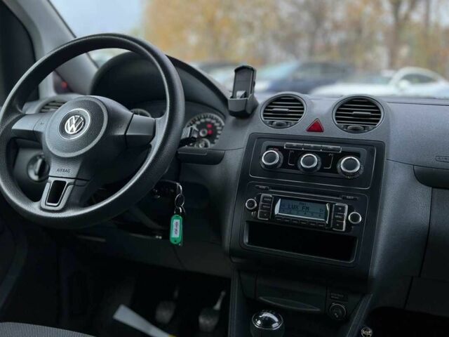 Красный Фольксваген Кадди, объемом двигателя 1.6 л и пробегом 218 тыс. км за 8900 $, фото 15 на Automoto.ua